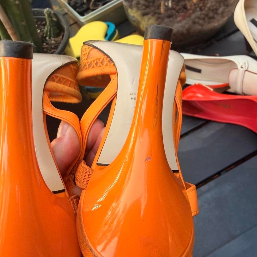 Fendi Colibri Orange Mesh Slingback Pumps Neon Pointed Toe Kitten Heels 36.5 - Picture 7 of 8